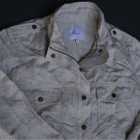 RAILS REVOLVE Collins Utility Safari Jacket Tan Mini Cheetah Print Medium Linen - Picture 2 of 6